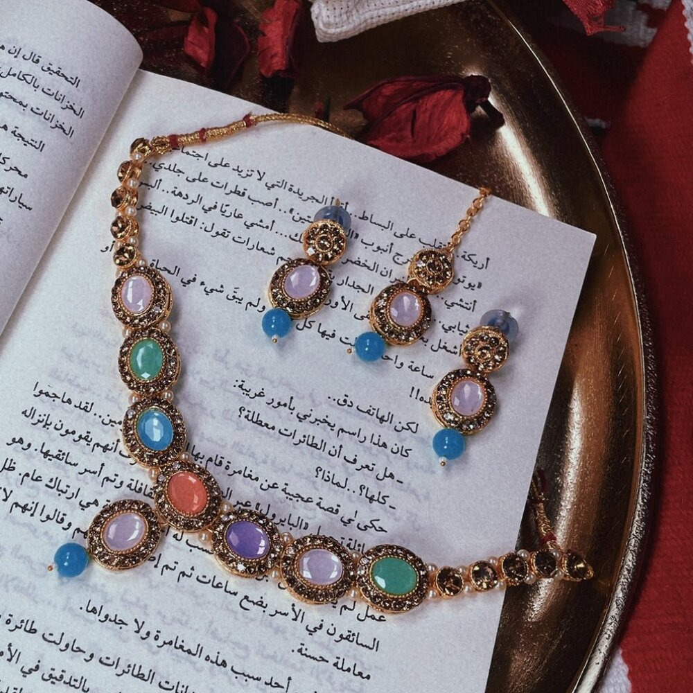 Indian Jewelry -  Jafra (multicolours)